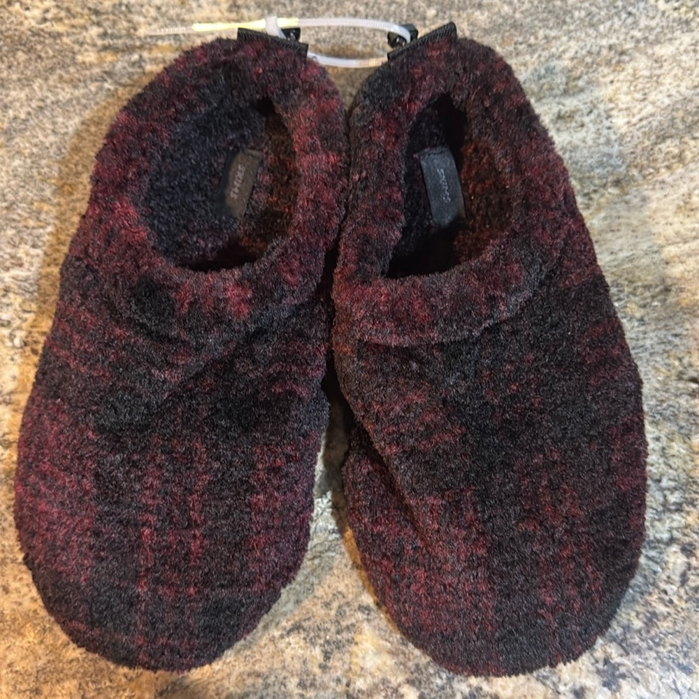 NWOT Skims Unisex Limited Edition Fleece Plaid Slippers Sz 38/7.5